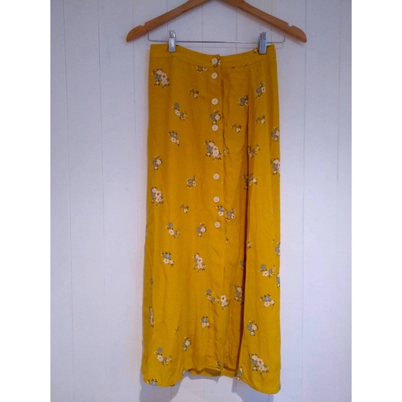 GAP Dresses & Skirts - Gap yellow floral button up skirt size 00